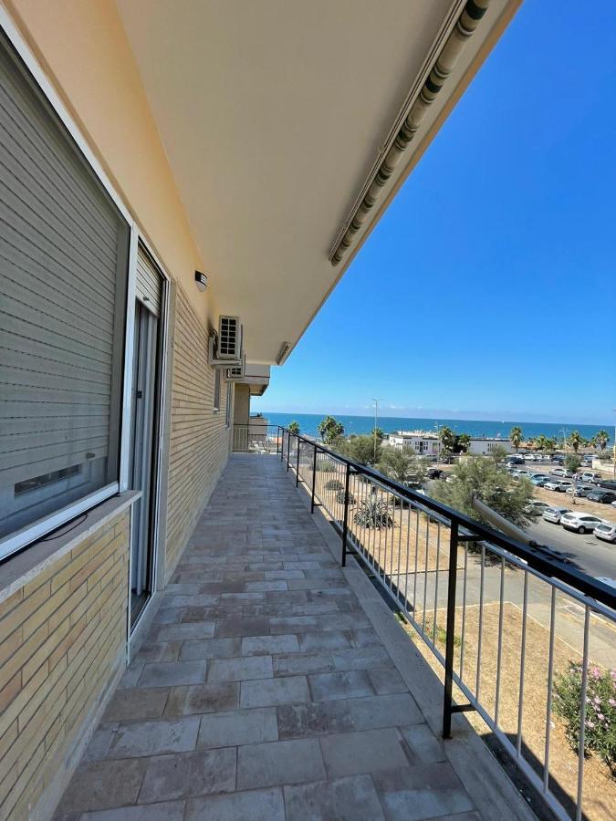 Casa Felix Ostia Apartment ภายนอก รูปภาพ