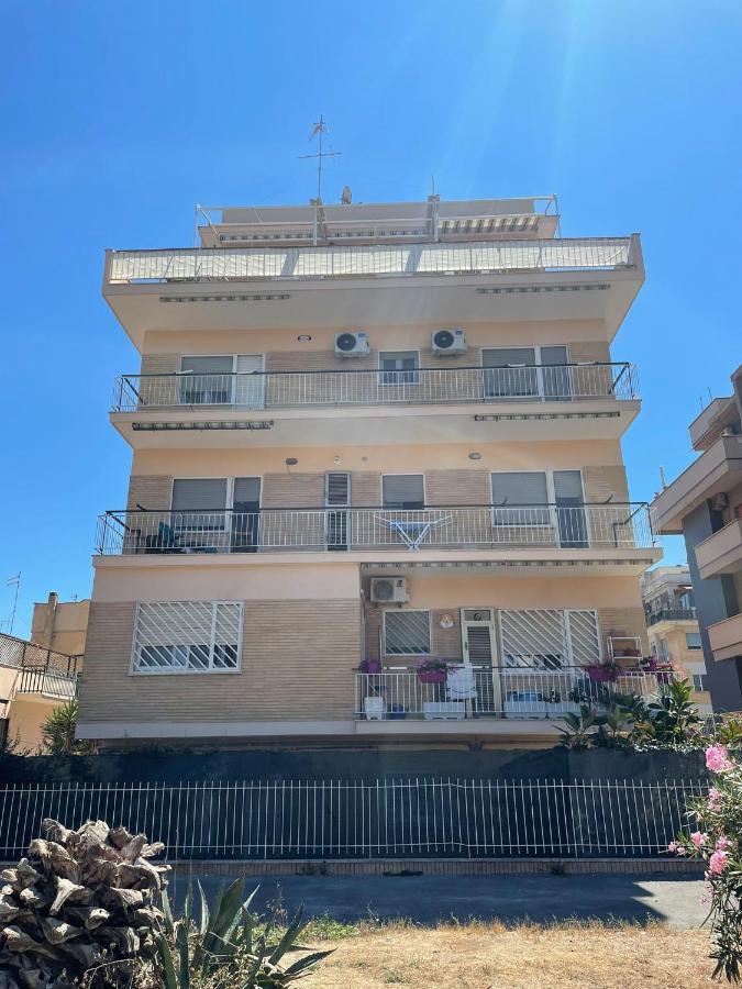 Casa Felix Ostia Apartment ภายนอก รูปภาพ