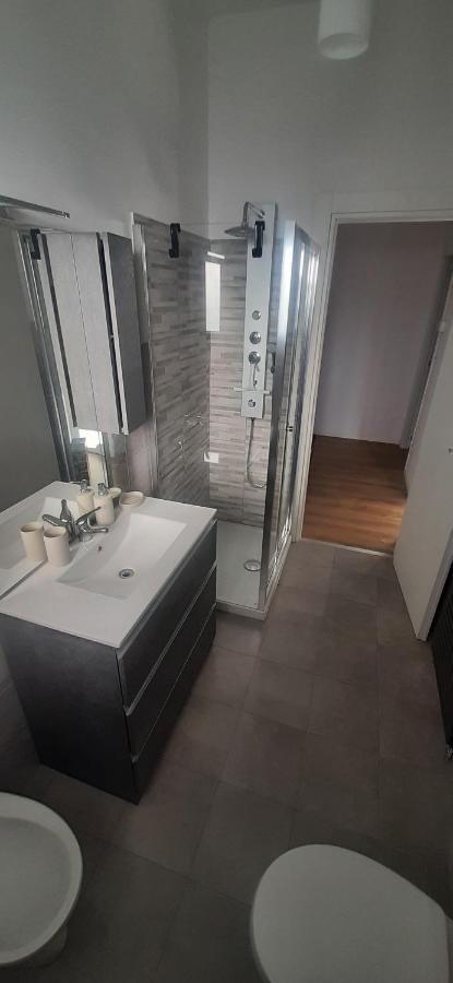 Casa Felix Ostia Apartment ภายนอก รูปภาพ